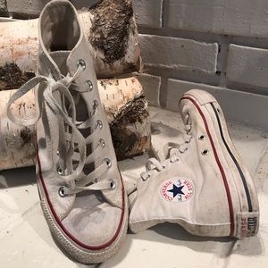 Women’s High-top White Converse Shoes Size 6